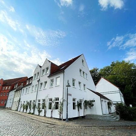 Hotel Xenia フレンスブルク エクステリア 写真