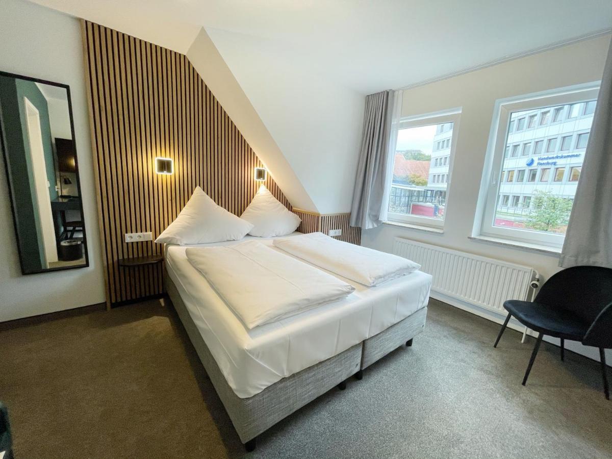 Hotel Xenia フレンスブルク エクステリア 写真